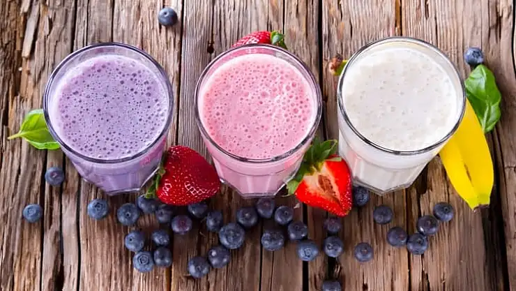 Diyetisyenden serinleten sağlıklı smoothie tarifleri