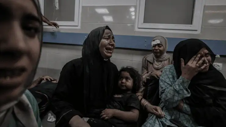 İsrail, Gazze'de sahra hastanesini vurdu: 30 ölü, 100'den fazla yaralı