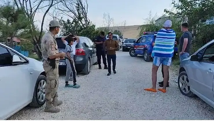 Van Gölü'nde açılan kişi panik yarattı