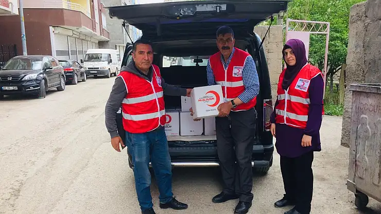 Türk Kızılay'ı yardımlarına hızlı başladı