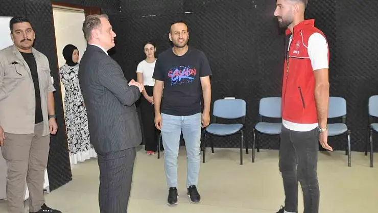 Bulanık Kaymakamı Koşansu gençlik merkezini ziyaret etti