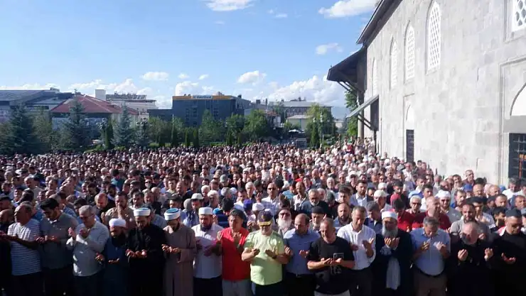 Haniye için Erzurum'da gıyabi cenaze namazı kılındı