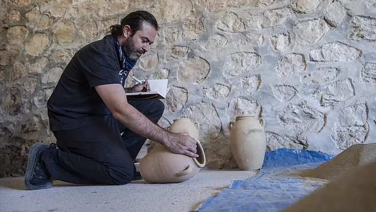 Tarih tutkunu akademisyen Anadolu çömlekçiliğindeki Urartu izlerini araştırıyor