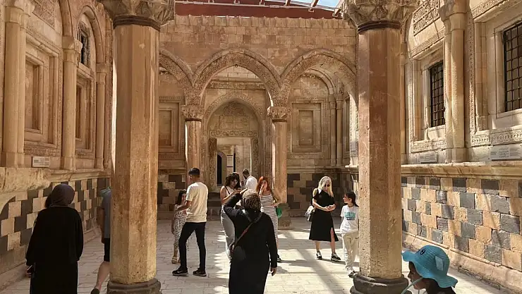 İshak Paşa'da yaz yoğunluğu