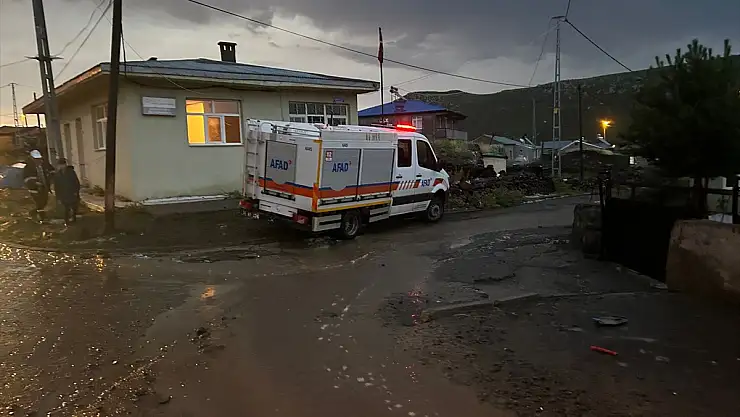 Kars'ı yine sel vurdu