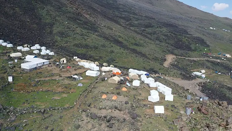 Ağrı Dağı'nda buzulların ardı gün doğumu