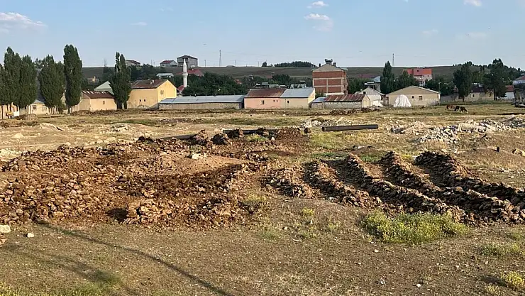 Ağrı'da Tezek Kurutma Telaşı Başladı