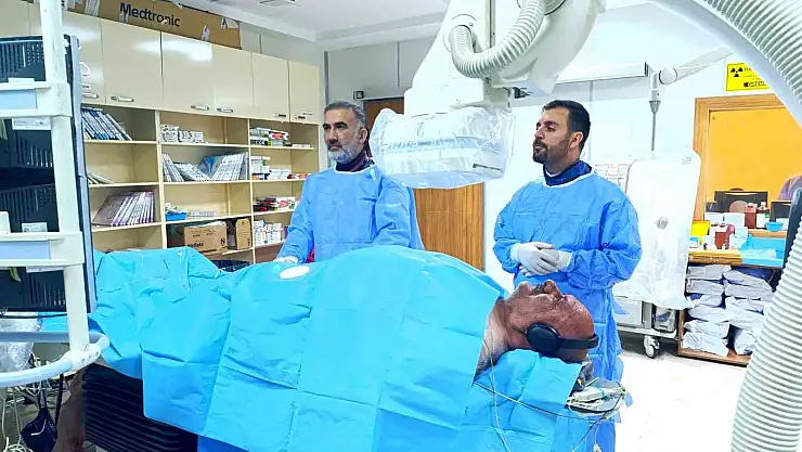 Van'da anjiyo yapılan hastalara müzik dinletiliyor