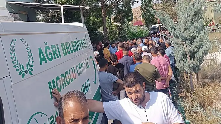 Doğubayazıt'ta anne ve oğlu için gözyaşları aktı