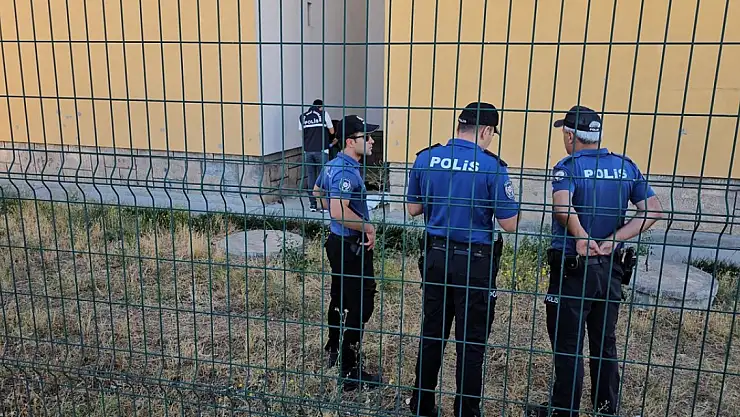 Erzincan'da bir kişi apartman boşluğunda ölü bulundu
