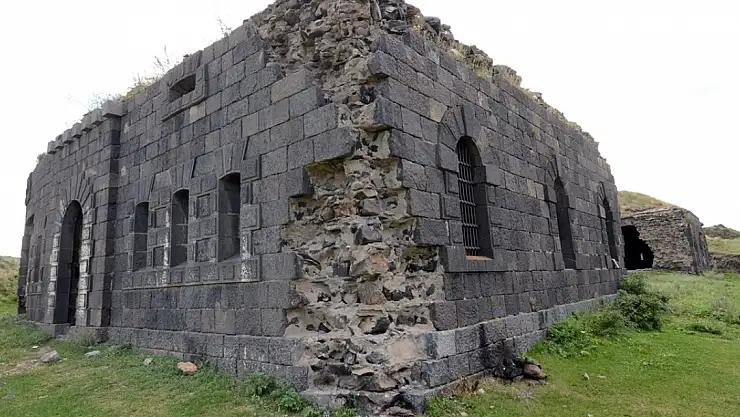 Kars'taki 'Gemli Tabya' ziyaretçilerini bekliyor