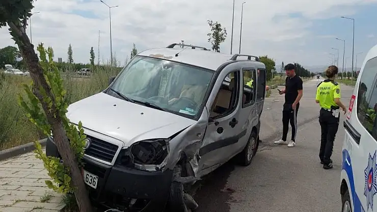 Erzurum'da araçlar kafa kafaya çarpıştı: 9 yaralı