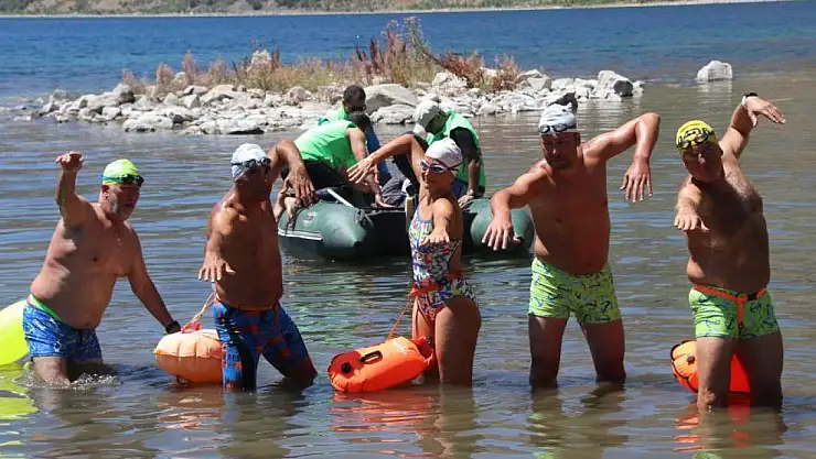 Nemrut ve Van Gölü için 8 kilometre yüzdüler