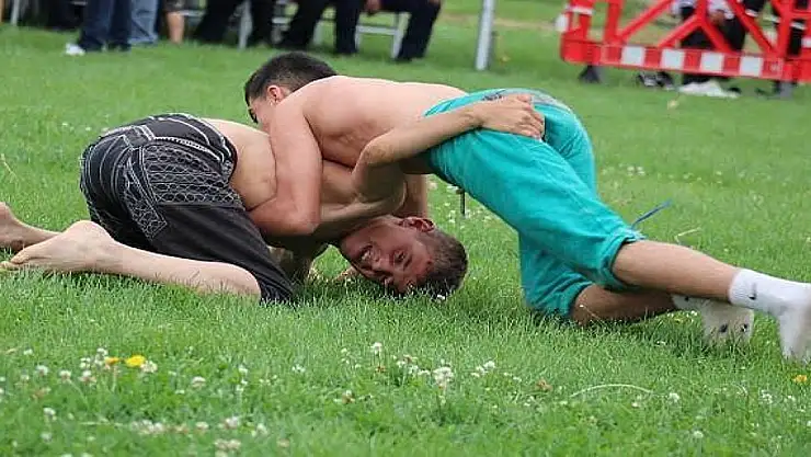 Erzurum'da düzenlenen 1. Karakucak Güreş Festivali sona erdi