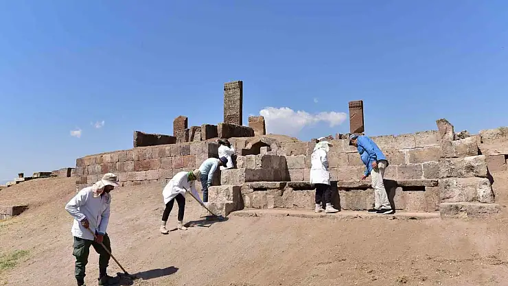 Bitlis'te dünyanın en büyük Türk İslam mezarlığı restorasyonlarla iyileştiriliyor