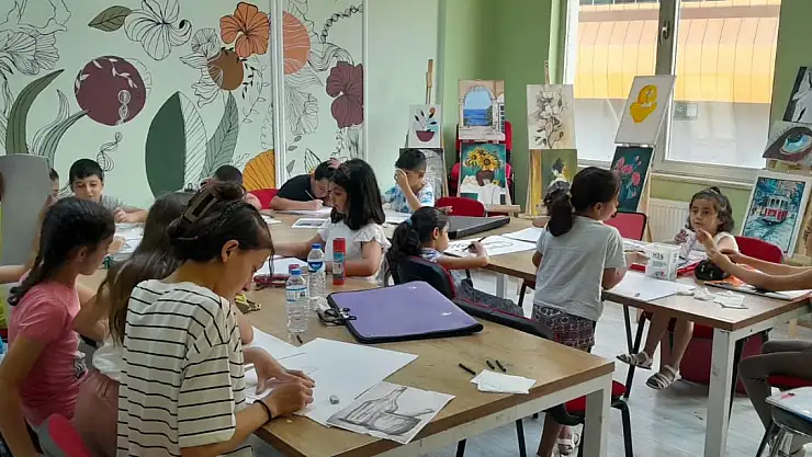Ağrı'da geleceğin ressamları