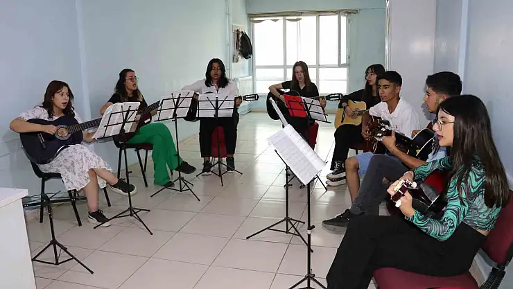 Van'da İpekyolu Gençlik Merkezi gençlerin uğrak yeri oldu