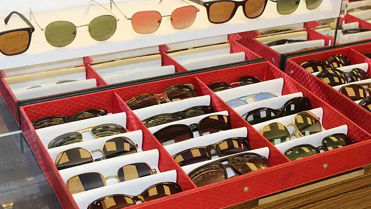 Sahte güneş gözlüğü takmayın