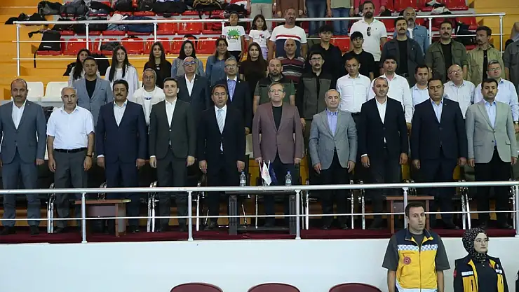 Kars'ta 4 ülkenin sporcuları Ani'nin fethi için ringe çıktı