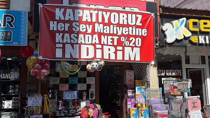 Cumhuriyet Caddesi'nde kiralar uçtu! Esnaf Kepenk Kapatıyor