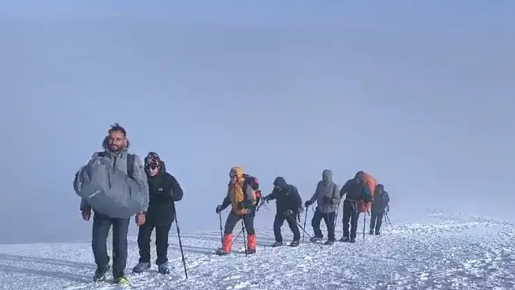 Ağrı Dağı, her mevsim dağcıların gözdesi olmaya devam ediyor