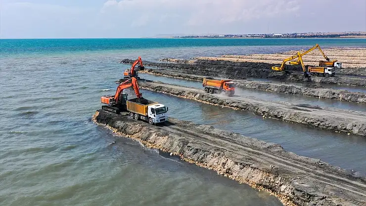 Van Gölü 1 milyon 950 bin metreküp dip çamuru ve balçıktan arındırıldı