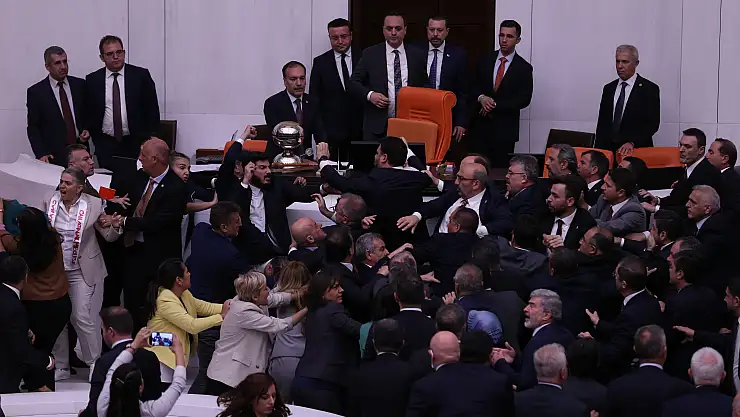 Meclis'teki yumruklu kavgayı dünya basını konuştu