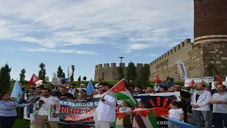 Erzurum'da sağlık çalışanları Gazze için 'sessiz yürüyüş' yaptı