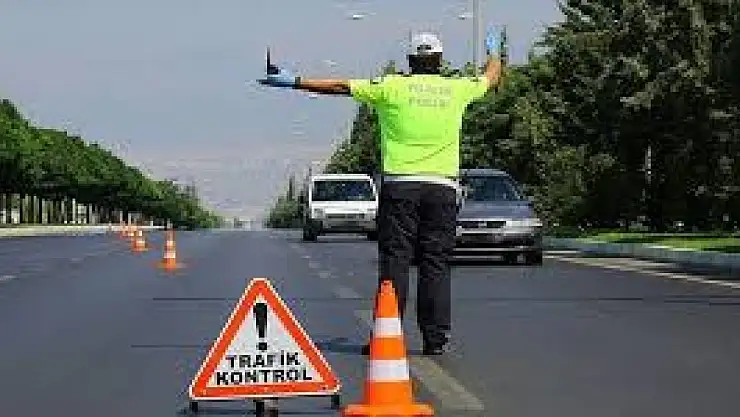 8-15 Ağustos tarihleri arasında 1 milyon 971 bin 985 araç denetlendi