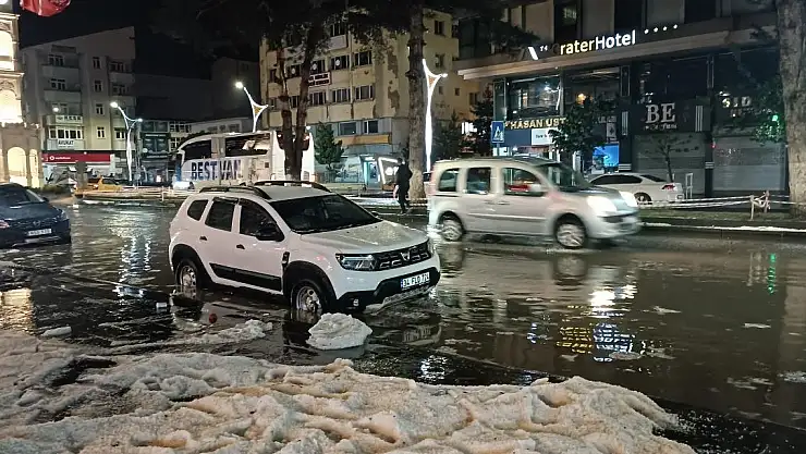 Bitlis'te sağanak etkili oldu