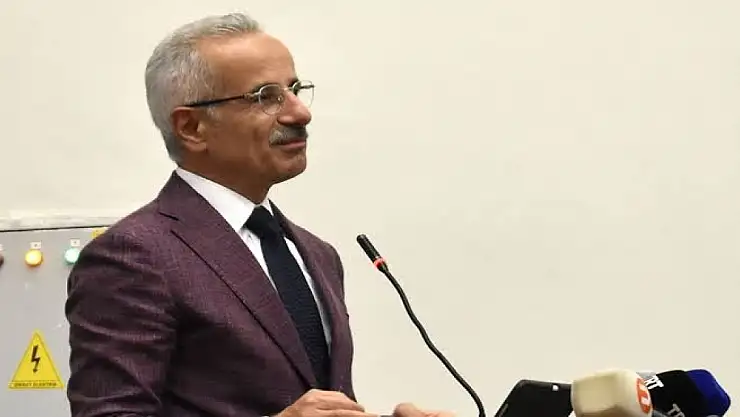 Ulaştırma ve Altyapı Bakanı Uraloğlu, AK Parti Bitlis İl Başkanlığında konuştu: