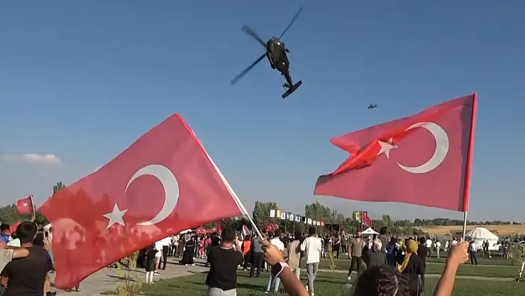 Muş'ta Çelik Kanatlar nefes kesti
