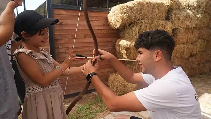 Malazgirt kutlamalarında okçuluk sporuna büyük ilgi