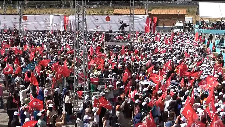 Muş'ta binlerce vatandaş Cumhurbaşkanı Erdoğan'ı bekliyor