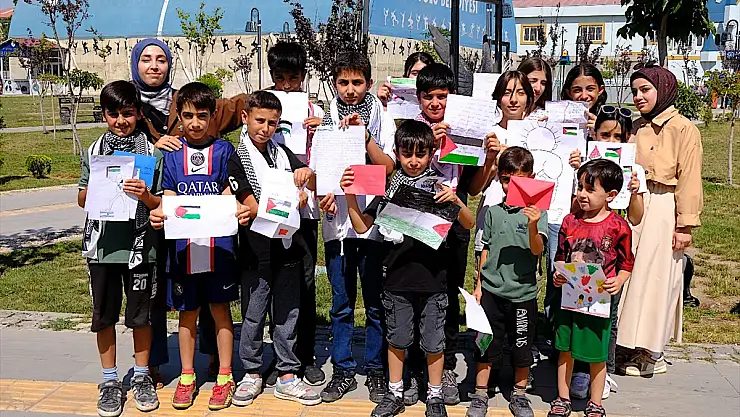 Van'da çocuklar Gazze'deki akranları için bağışta bulundu