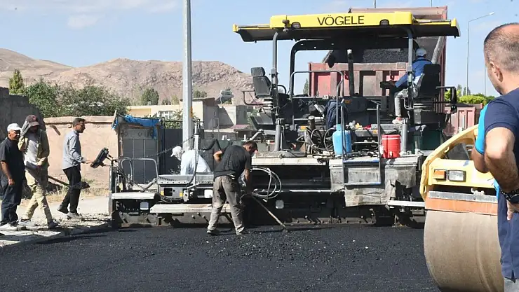 Doğubayazıt'ta Erzurum Caddesi Asfaltla Buluştu