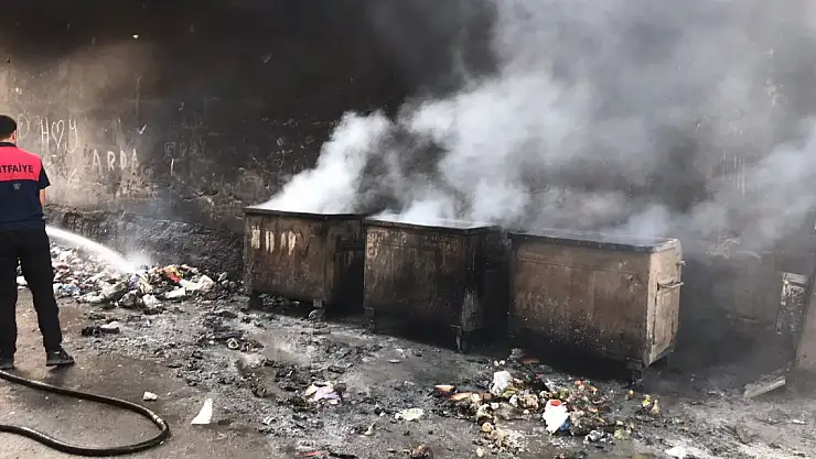 Ağrı'da Çöp ve Trafo Yangını Korkuttu