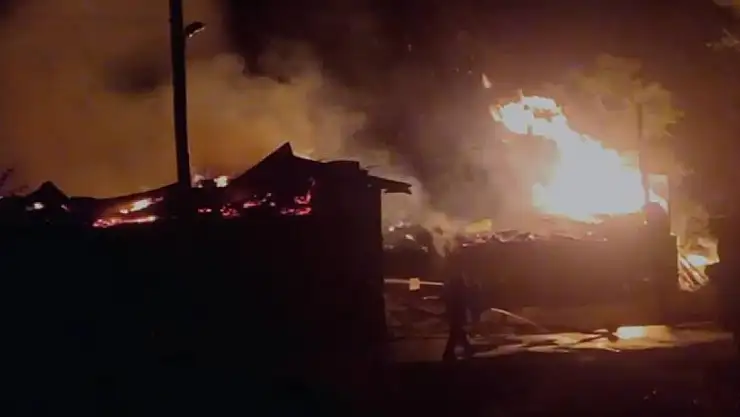 Erzurum'da samanlık yangını korkuttu