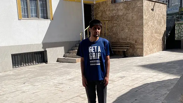 Diyarbakırlı görme engelli hafız, taziyeleri Whatsapp gruplarından duyuyor