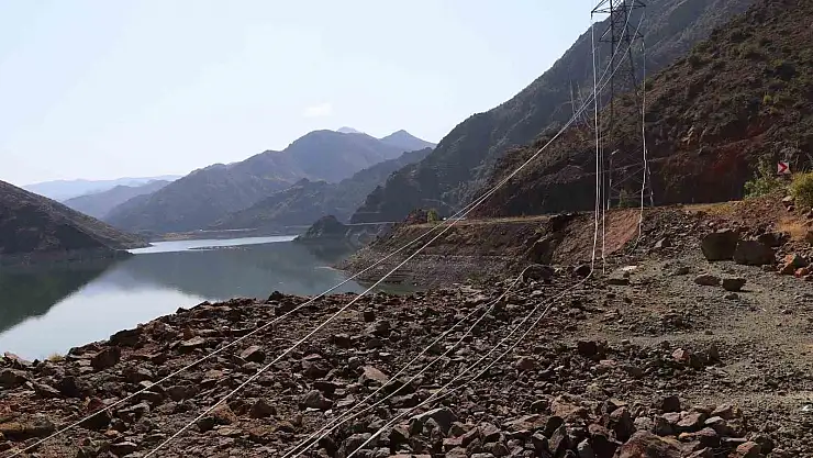 Erzurum'da o yol 3 gündür kapalı