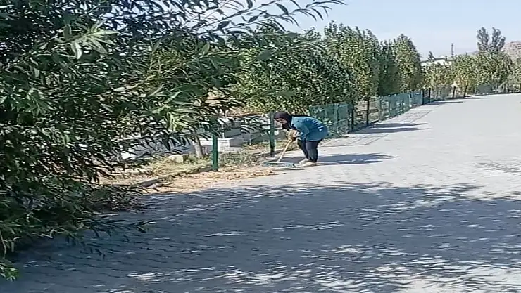 Mezarlıklar Müdürlüğü'nden Vatandaşlara Temizlik Uyarısı