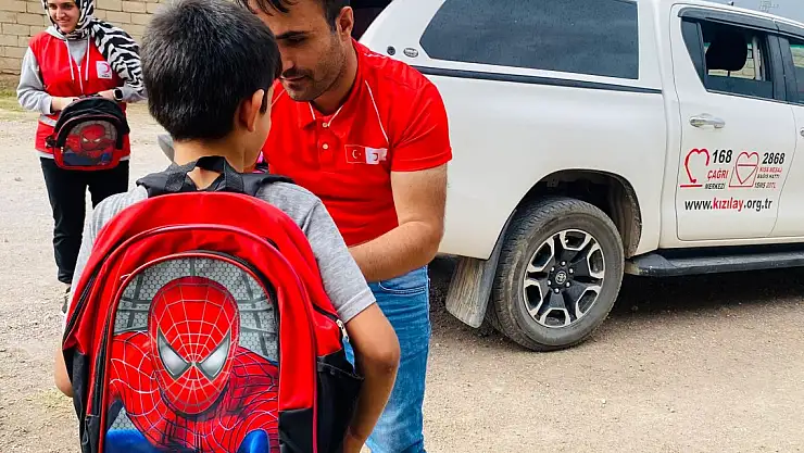 Kızılay'dan Kırtasiye Desteği