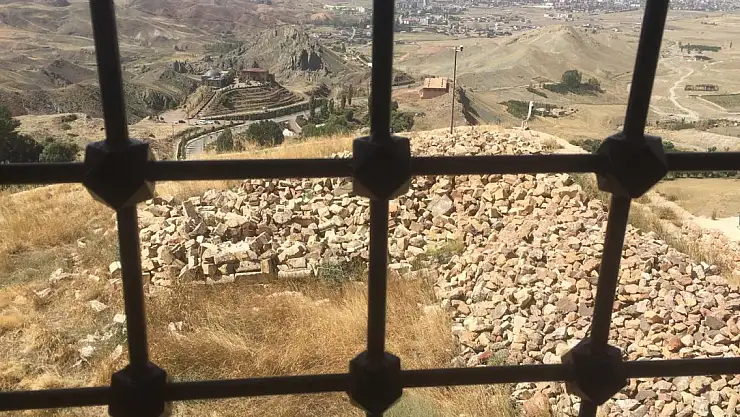 İshak Paşa Sarayı'nın Arka Bahçesi Yeniden Canlandırılmayı Bekliyor