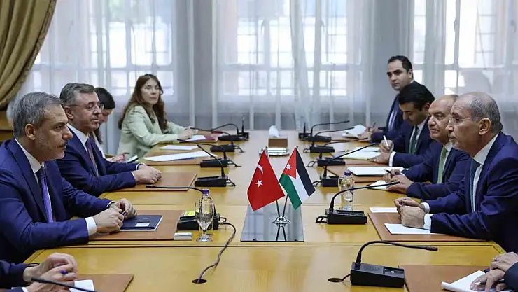 Dışişleri Bakanı Hakan Fidan'ın Mısır'da diplomasi trafiği