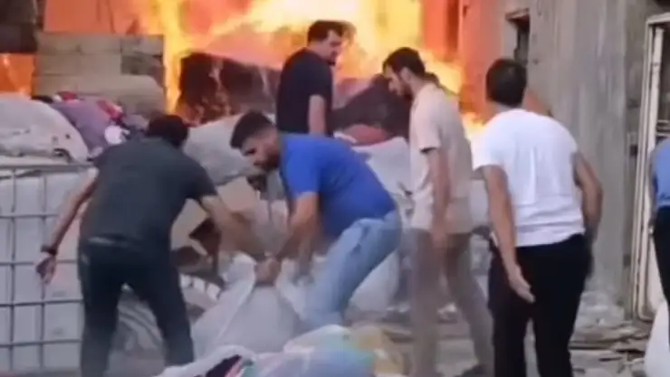 Van'da bir depo alev alev yandı