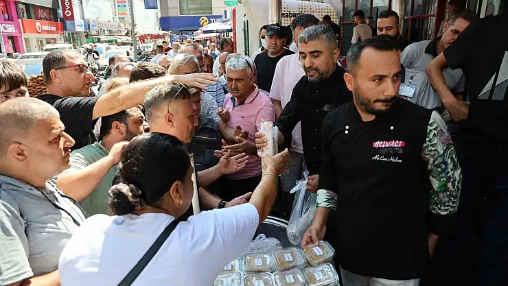 Narin'in anısına helva ve döner dağıttılar: İzdiham yaşandı