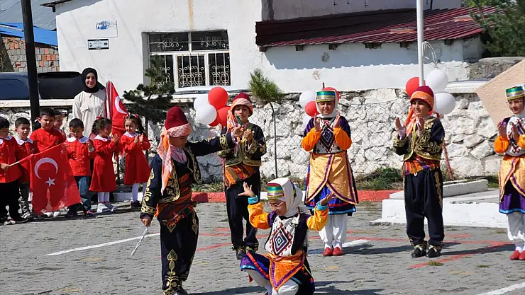 Kars'ta 'İlköğretim Haftası' töreni düzenlendi