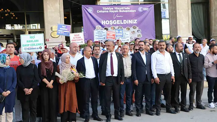 Van'da işten çıkarılan belediye işçilerine Bakan Işıkhan'dan destek
