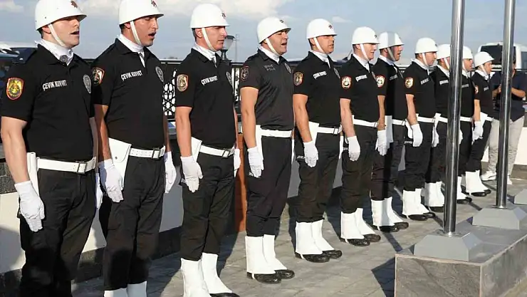 Iğdır'da şehitler için yapılan anıt törenlerle açıldı