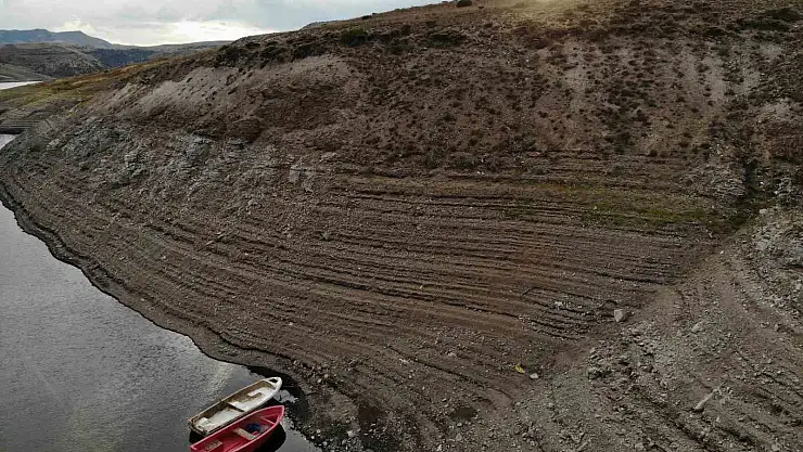 Kars'ın en büyük barajında sular 40 metre çekildi